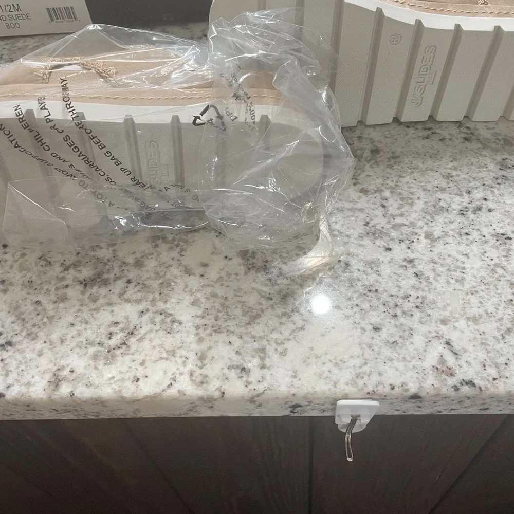 J/SLIDES Women's Beige Sandals - Picture 3 of 5